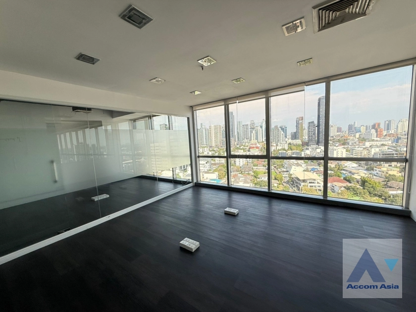 10  Office Space For Rent in Sukhumvit ,Bangkok BTS Phrom Phong at Richmond Building AA42864