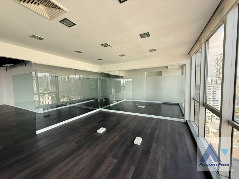 12  Office Space For Rent in Sukhumvit ,Bangkok BTS Phrom Phong at Richmond Building AA42864