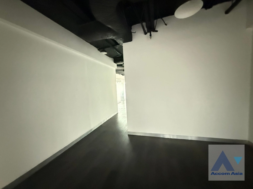 15  Office Space For Rent in Sukhumvit ,Bangkok BTS Phrom Phong at Richmond Building AA42864