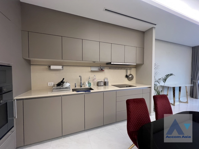 unit 1 Bedroom  Condominium For Rent in Ploenchit, Bangkok  near BTS Ploenchit (AA42868)