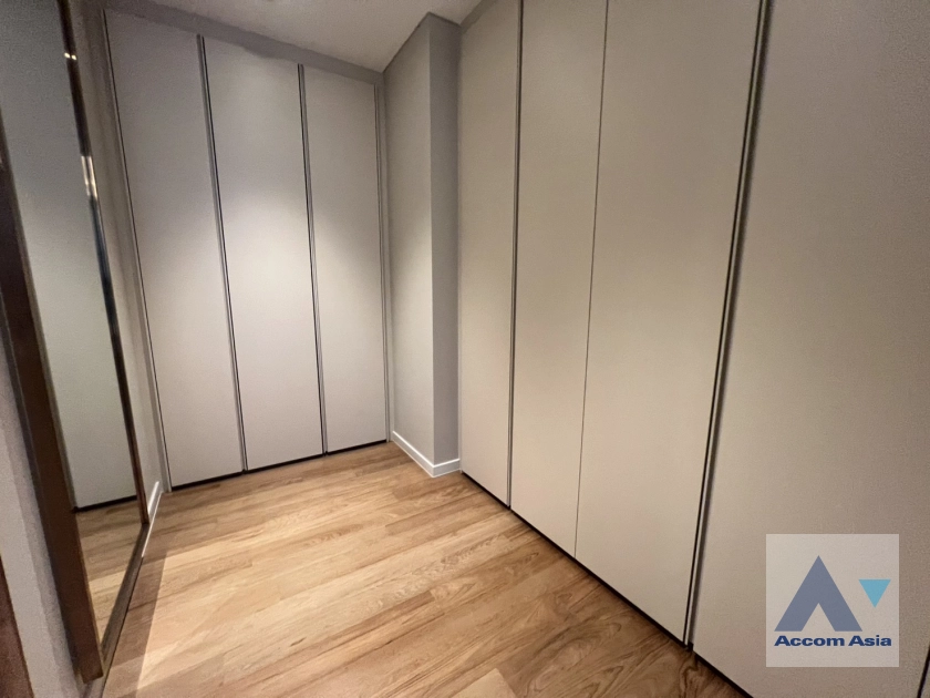 7  1 br Condominium For Rent in Ploenchit ,Bangkok BTS Ploenchit at Sindhorn Tonson AA42868