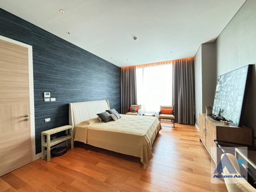 7  1 br Condominium For Rent in Ploenchit ,Bangkok BTS Chitlom at Sindhorn Residence AA42870