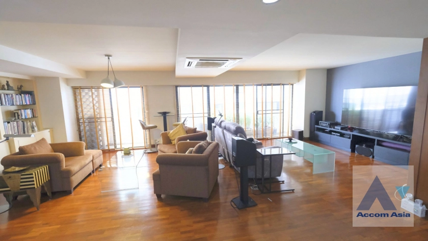 4  3 br Condominium For Sale in Sukhumvit ,Bangkok BTS Ekkamai at Casa Viva AA42881