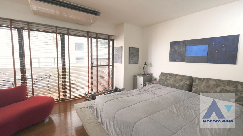 13  3 br Condominium For Sale in Sukhumvit ,Bangkok BTS Ekkamai at Casa Viva AA42881