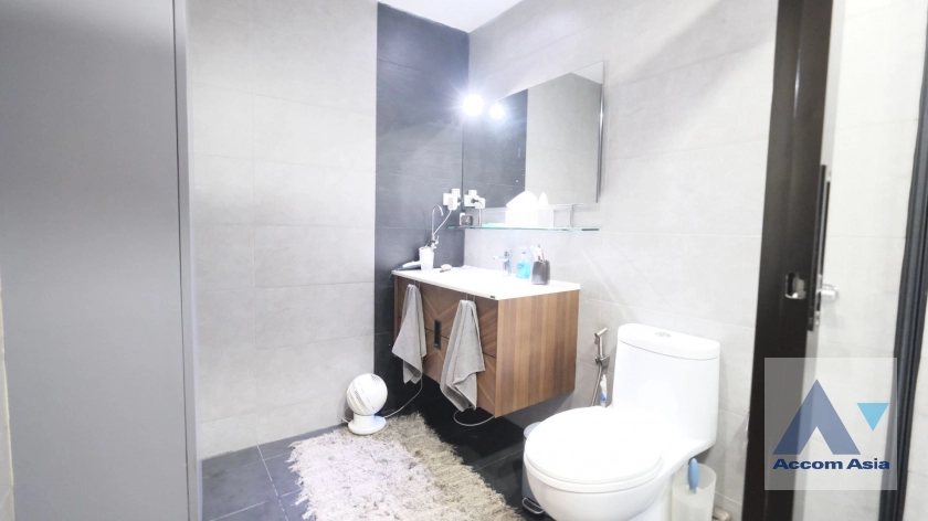 20  3 br Condominium For Sale in Sukhumvit ,Bangkok BTS Ekkamai at Casa Viva AA42881