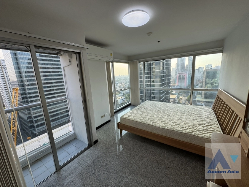 unitNewly renovated, Fully Furnished |  2 Bedrooms  Condominium For Rent in Silom, Bangkok  near BTS Chong Nonsi (AA42882)