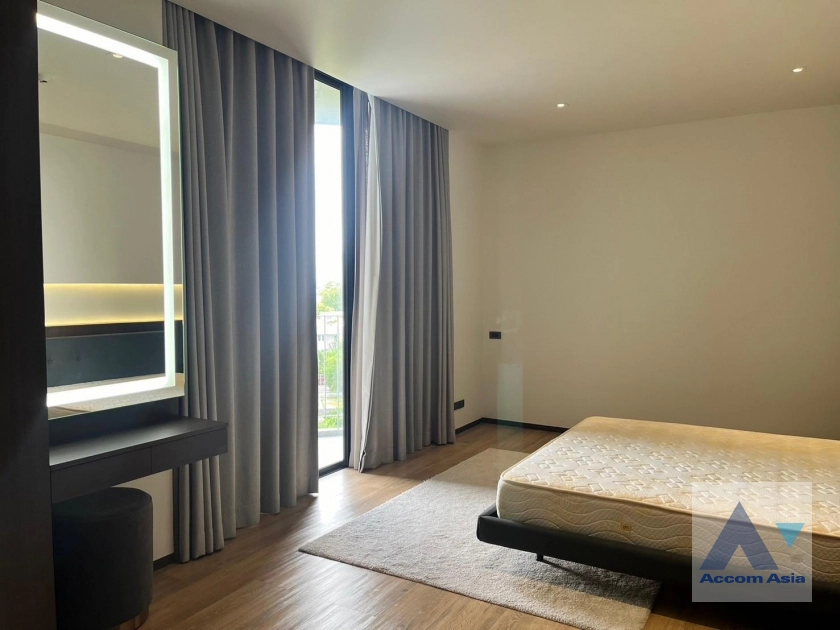 8  4 br Apartment For Rent in Sukhumvit ,Bangkok BTS Phrom Phong at Modern Brand New Apartment AA42885
