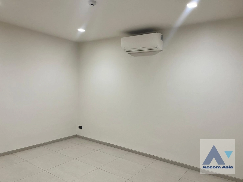 12  4 br Apartment For Rent in Sukhumvit ,Bangkok BTS Phrom Phong at Modern Brand New Apartment AA42885