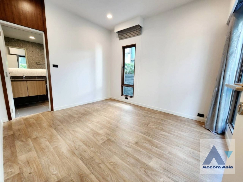 24  4 br House for rent and sale in Krungthep Kreetha ,Bangkok MRT Yaek Lam Sali at Burasiri Krungthep Kreetha AA42892