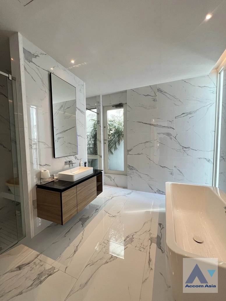 24  4 br House For Rent in Ratchadaphisek ,Bangkok  at VIVE Ekkamai-Ramintra AA42896