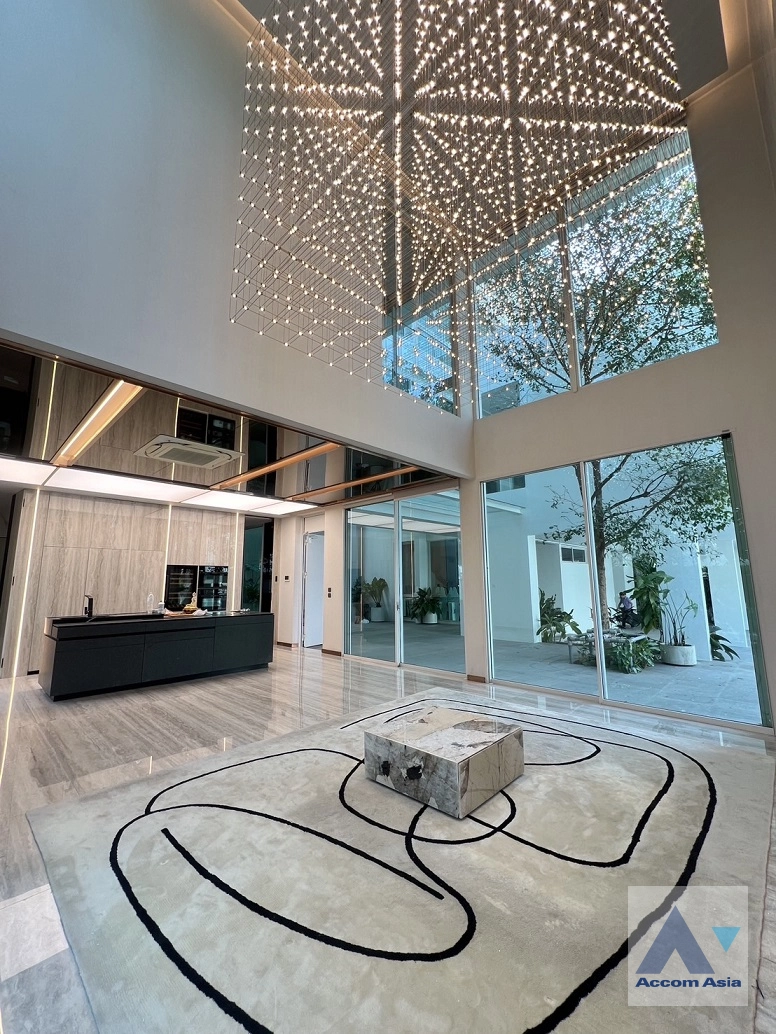 unitPrivate Swimming Pool |  4 Bedrooms  House For Rent in Ratchadaphisek, Bangkok  (AA42896)