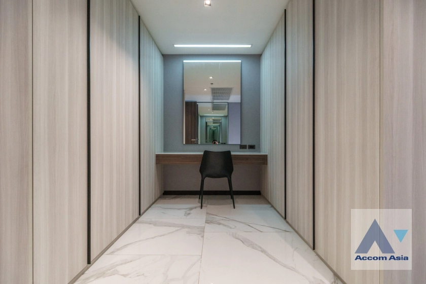 20  3 br Apartment for rent and sale in Sukhumvit ,Bangkok BTS Phrom Phong at Serene Place with Modern Style AA42903