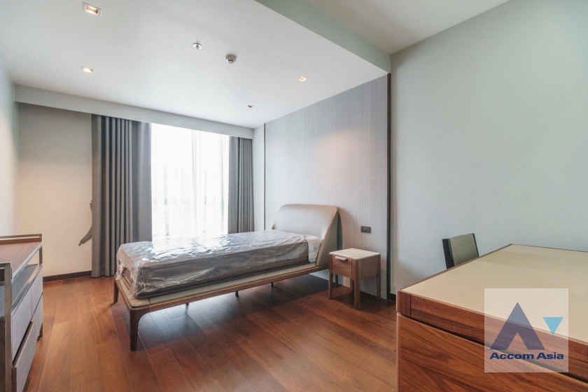 23  3 br Apartment for rent and sale in Sukhumvit ,Bangkok BTS Phrom Phong at Serene Place with Modern Style AA42903