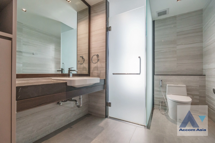 22  3 br Apartment for rent and sale in Sukhumvit ,Bangkok BTS Phrom Phong at Serene Place with Modern Style AA42903