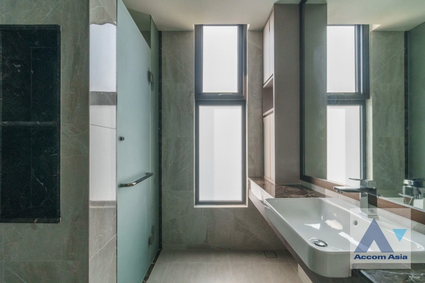 25  3 br Apartment for rent and sale in Sukhumvit ,Bangkok BTS Phrom Phong at Serene Place with Modern Style AA42903