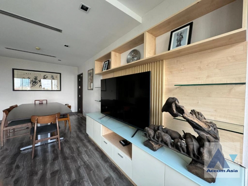 unit 3 Bedrooms  Condominium For Rent in Sukhumvit, Bangkok  near BTS Thong Lo (AA42904)