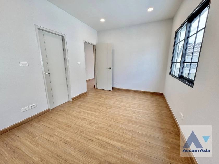 18  4 br House For Sale in Samutprakan ,Samutprakan  at Centro Bangna AA42911