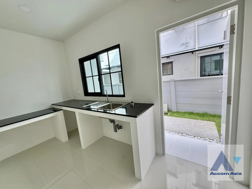 12  4 br House For Sale in Samutprakan ,Samutprakan  at Centro Bangna AA42911