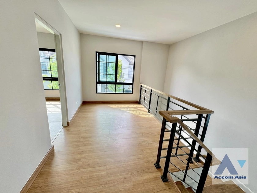 15  4 br House For Sale in Samutprakan ,Samutprakan  at Centro Bangna AA42911