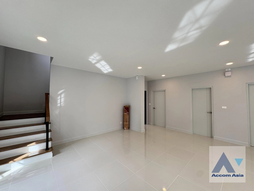 13  4 br House For Sale in Samutprakan ,Samutprakan  at Centro Bangna AA42911