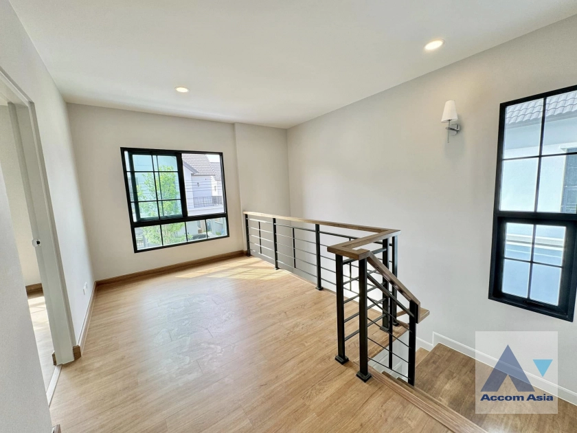 14  4 br House For Sale in Samutprakan ,Samutprakan  at Centro Bangna AA42911