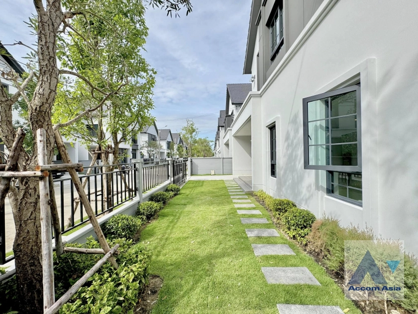 24  4 br House For Sale in Samutprakan ,Samutprakan  at Centro Bangna AA42911