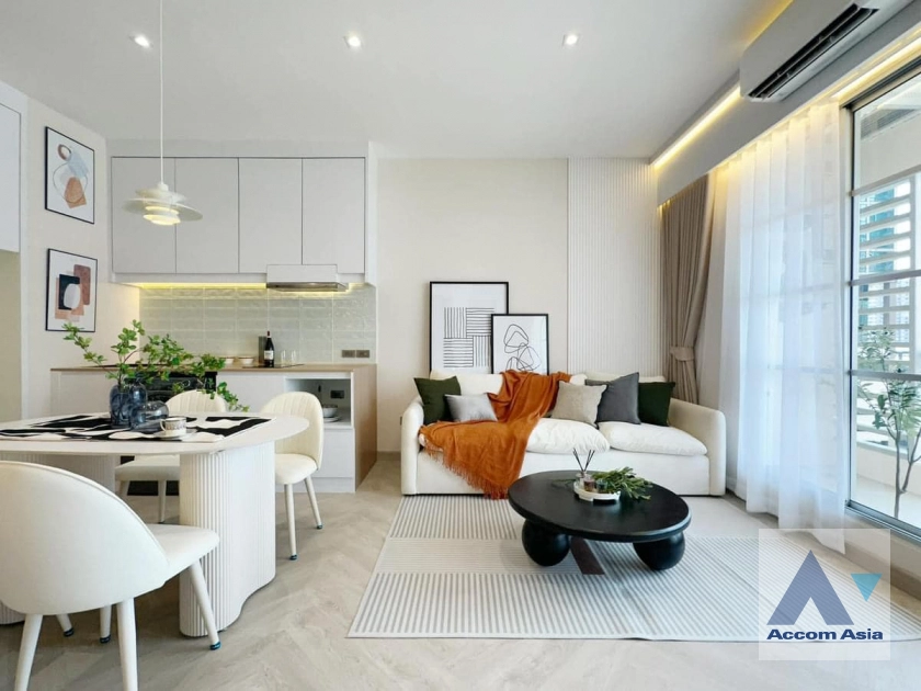 Baan Klang Krung Siam-Pathumwan Condominium  2 Bedroom for Sale BTS Ratchathewi in Ploenchit Bangkok