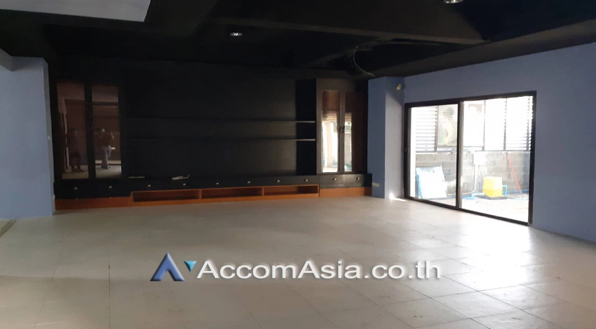  2  3 br House For Rent in Phaholyothin ,Bangkok BTS Ari 95715
