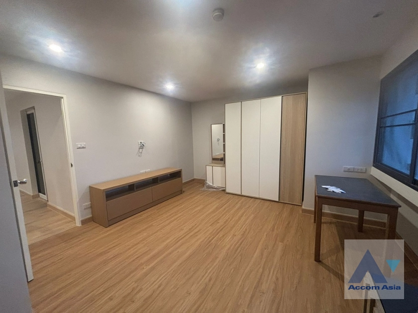 unit 3 Bedrooms  Condominium For Rent & Sale in Sukhumvit, Bangkok  near BTS Asok - MRT Sukhumvit (AA42920)
