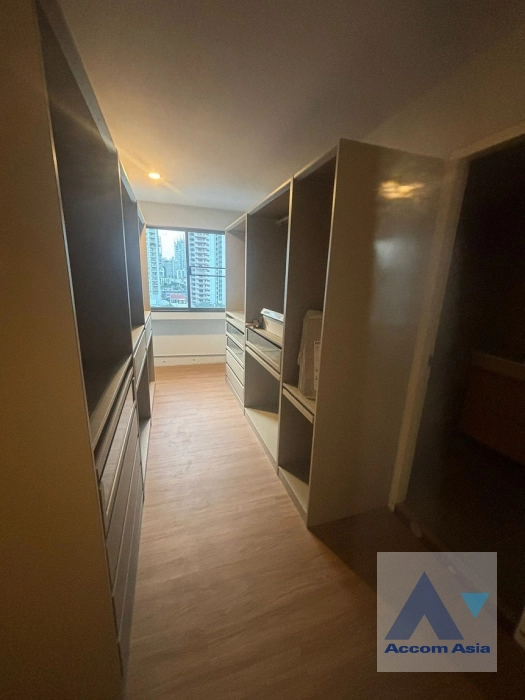 unit 3 Bedrooms  Condominium For Rent & Sale in Sukhumvit, Bangkok  near BTS Asok - MRT Sukhumvit (AA42920)