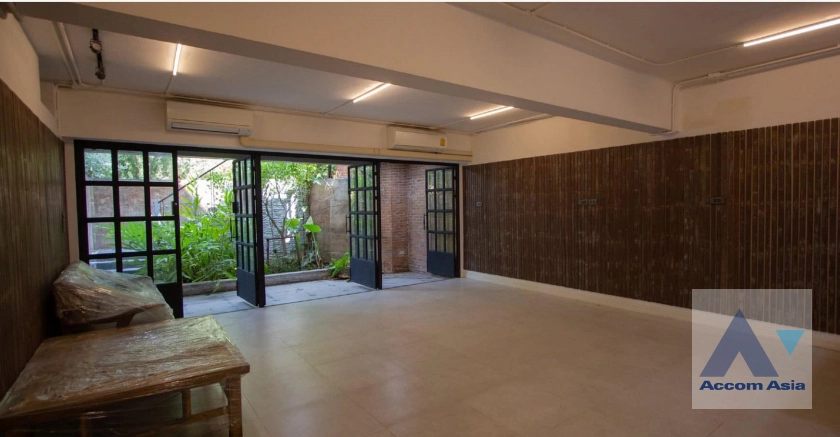  1  6 br House For Sale in Sathorn ,Bangkok BRT Thanon Chan AA42932