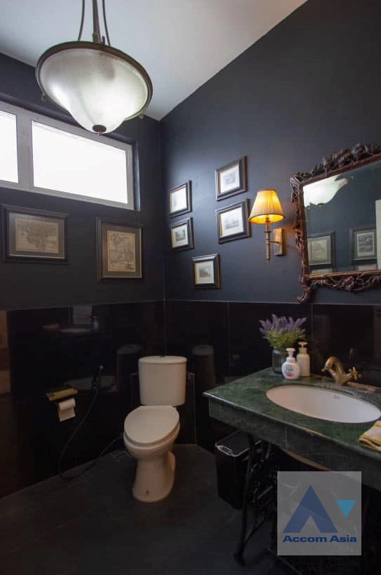 19  6 br House For Sale in Sathorn ,Bangkok BRT Thanon Chan AA42932