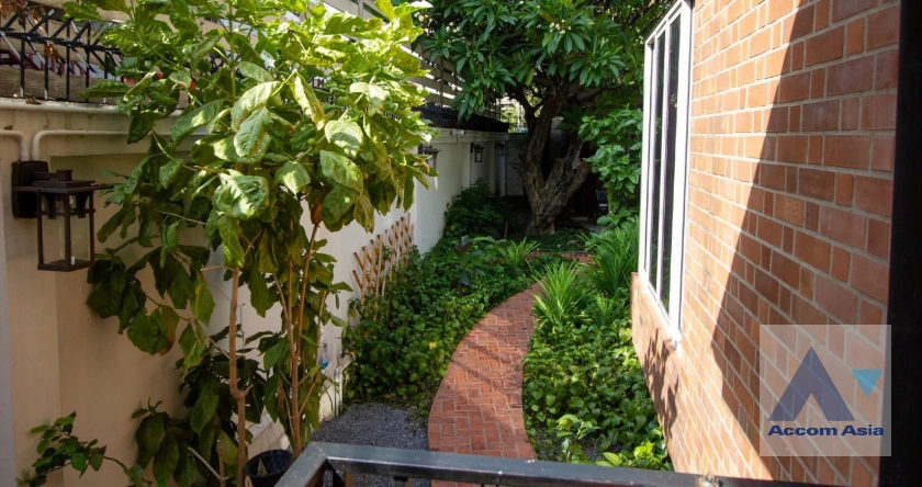 28  6 br House For Sale in Sathorn ,Bangkok BRT Thanon Chan AA42932