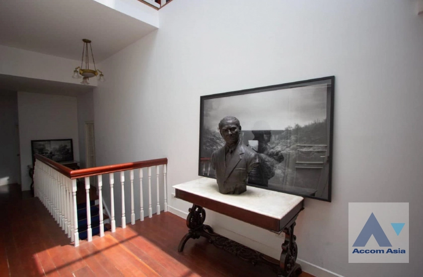 9  6 br House For Sale in Sathorn ,Bangkok BRT Thanon Chan AA42932