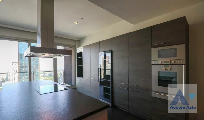 8  4 br Condominium For Rent in Ploenchit ,Bangkok BTS Ratchadamri - MRT Silom at 185 Rajadamri AA42934