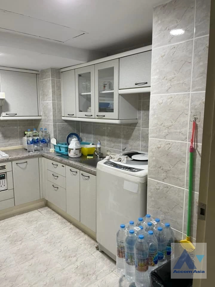 4  2 br Condominium for rent and sale in Sukhumvit ,Bangkok BTS Nana at Omni Tower AA42940