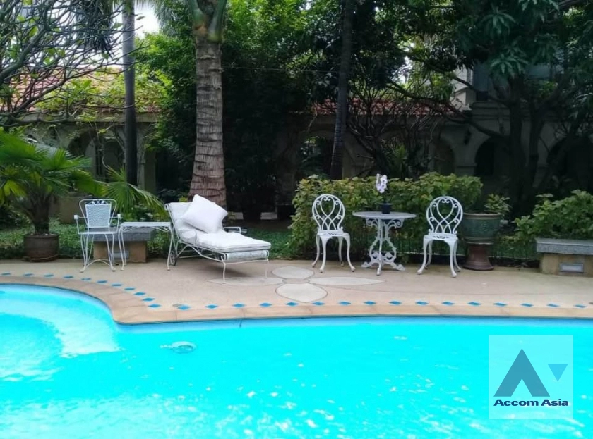  2  2 br House For Rent in Phaholyothin ,Bangkok  AA42941