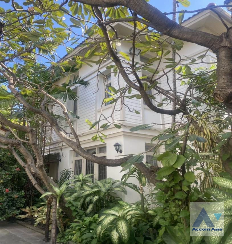 39  2 br House For Rent in Phaholyothin ,Bangkok  AA42941