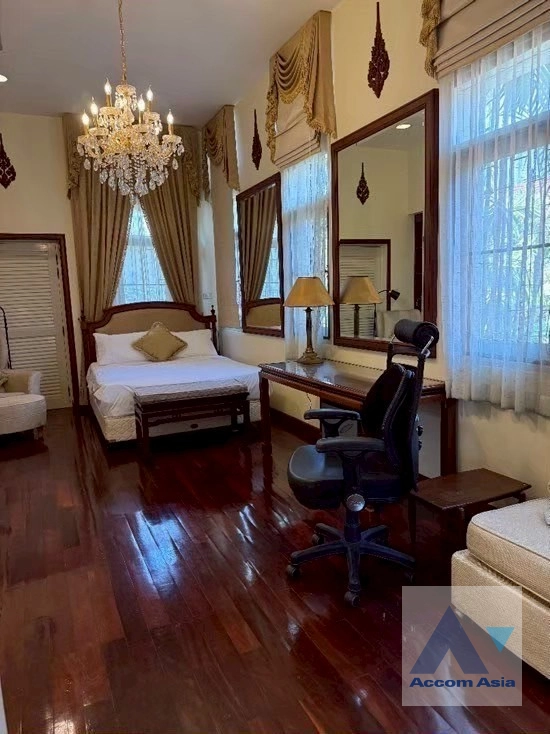 26  2 br House For Rent in Phaholyothin ,Bangkok  AA42941