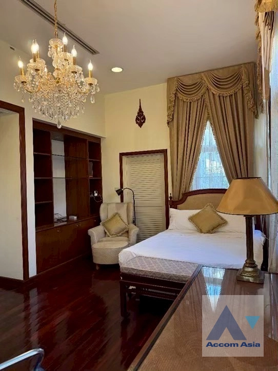 25  2 br House For Rent in Phaholyothin ,Bangkok  AA42941