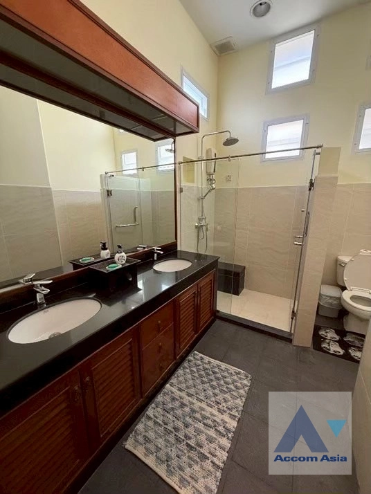 32  2 br House For Rent in Phaholyothin ,Bangkok  AA42941