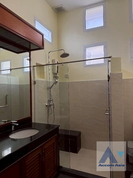 37  2 br House For Rent in Phaholyothin ,Bangkok  AA42941