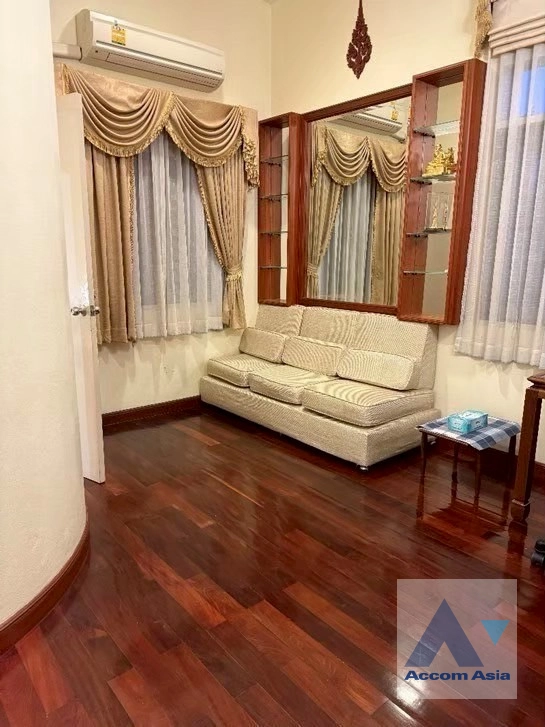 24  2 br House For Rent in Phaholyothin ,Bangkok  AA42941