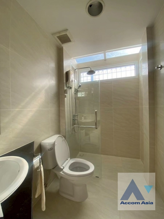 35  2 br House For Rent in Phaholyothin ,Bangkok  AA42941