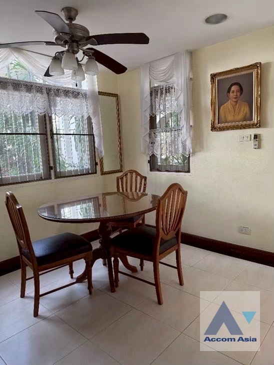 12  2 br House For Rent in Phaholyothin ,Bangkok  AA42941
