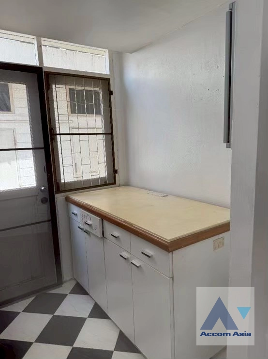 15  2 br House For Rent in Phaholyothin ,Bangkok  AA42941