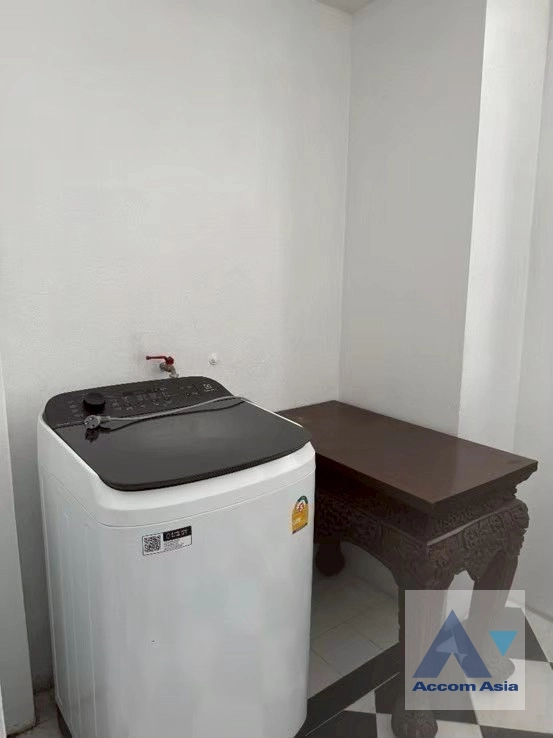 38  2 br House For Rent in Phaholyothin ,Bangkok  AA42941