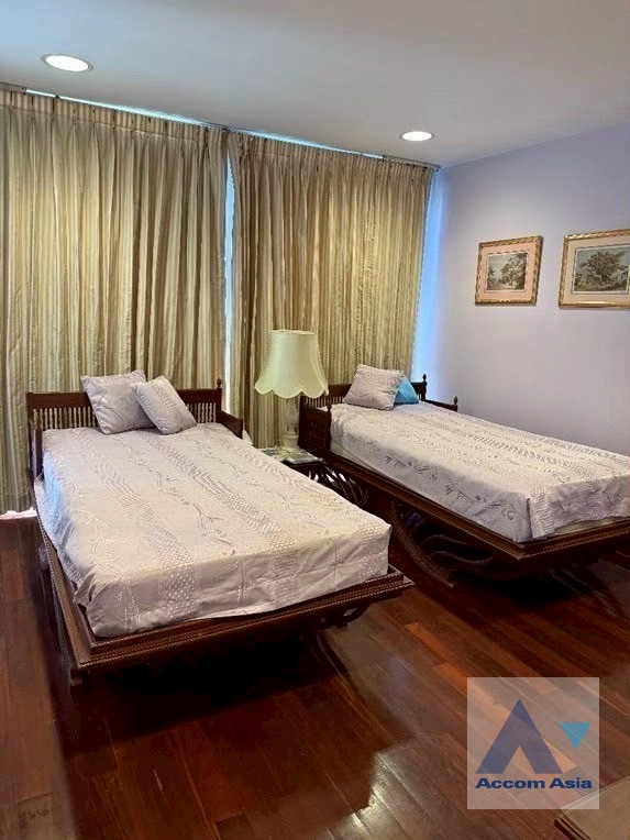 27  2 br House For Rent in Phaholyothin ,Bangkok  AA42941