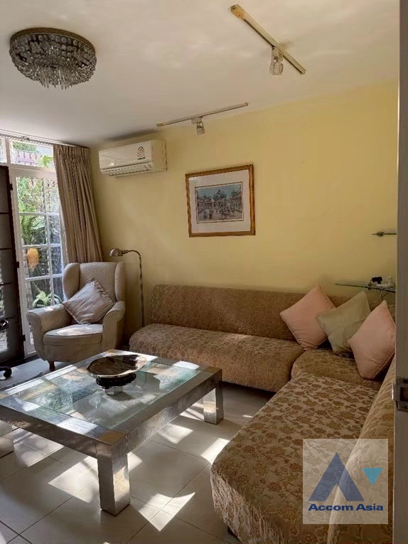 8  2 br House For Rent in Phaholyothin ,Bangkok  AA42941