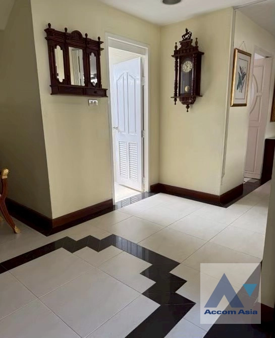 18  2 br House For Rent in Phaholyothin ,Bangkok  AA42941